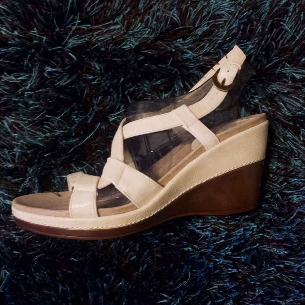 Aerosoles Maple Leather Wedges